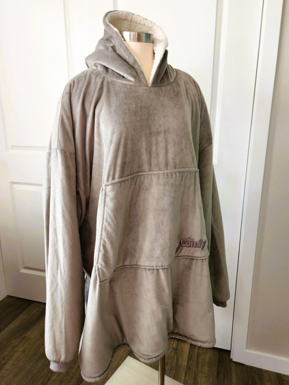 The Comfy Dream Wearable Blanket Grey One Size